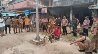 Kapolsek Menjalin Hadiri Ritual pemasangan “Pamabakng” tradisi suku Dayak kanayatn