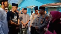 Kapolresta Pontianak sambang duka ke personilnya yang sedang berduka cita atas meninggalnya putrinya