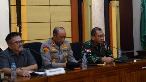 KODAM XII/TPR BERSAMA POLDA KALBAR MENGHIMBAU SELURUH MASYARAKAT KALBAR UNTUK MENJAGA KEAMANAN DAN KETERTIBAN