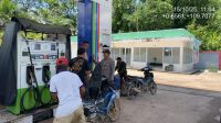 Anggota Piket Unit Samapta Polsek Meranti Patroli Di SPBU Guna Menghindari Penyalahgunaan BBM Bersubsidi