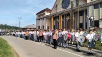 Sengah Temila Meriah! Polisi Kawal Karnaval Pelajar Peringati Hari Sumpah Pemuda