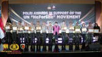 Kapolri Berikan Penghargaan Polri Awards “HeForShe” kepada Beberapa Kapolda