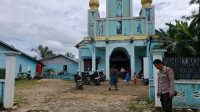 Ibadah Minggu Berlangsung Aman, Bhabinkamtibmas Lakukan Pengamanan Gereja di Kuala Behe