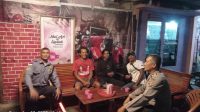 Patroli Malam Polsek Mandor: Dekatkan Diri ke Masyarakat Lewat Himbauan Kamtibmas