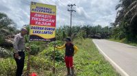 Satlantas Polres Landak Pasang Banner Peringatan di Titik Rawan Laka, Pengendara Diminta Waspada