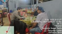 Patroli Malam, Polisi Polsek Sengah Temila Duduk Bersama Warga Bahas Situasi Kamtibmas