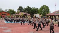 Tingkatkan Kesiapsiagaan, Wakapolres Melawi Komandoi Latihan Bela Diri Usai Apel Pagi