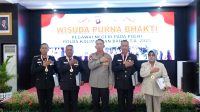 Penuh Haru dan Penghargaan, Polda Kalbar Wisuda 59 Personel Purna Bakti