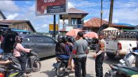 Lonjakan Aktivitas Jelang Nataru, Pamapta Polres Sekadau Respons Cepat Urai Kemacetan Pasar