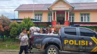 Ringankan Beban Warga, Polsek Sekayam Bagikan 1.150 Paket Bansos Banjir