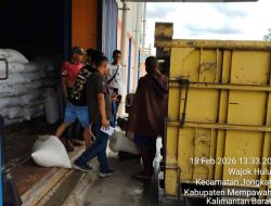 Polri Dukung Ketahanan Pangan, Polsek Meranti Antar Jagung Petani ke Bulog Pontianak
