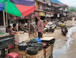 Antisipasi Lonjakan Aktivitas Jelang Ramadhan,Polisi Intensifkan Patroli Siang di Pasar, Sampaikan Himbauan Kamtibmas