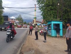 Polres Sanggau Perketat Pengamanan Pasar Juadah, Lalu Lintas di Simpang Kejari Tetap Lancar