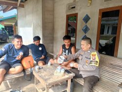 Polisi Duduk Bersama Warga, Perkuat Silaturahmi dan Tangkal Hoaks Saat Patroli Dialogis