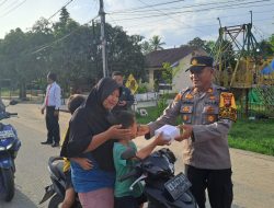 Polres Landak dan Polsek Ngabang Bagikan Takjil, Wujud Kepedulian di Bulan Ramadhan 2026