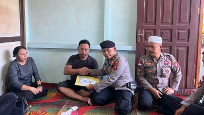 Hadirkan Empati, Polres Sanggau Melayat ke Rumah Duka Keluarga Aiptu Ronald Butarbutar di Sekayam