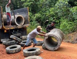 Satgas TMMD Ke-128 Kodim 1204/Sanggau Laksanakan Dropping Material Gorong-Gorong di Titik Pembangunan