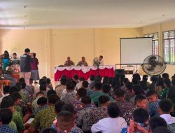 Kapolsek Entikong Bekali Ratusan Siswa Baru SMKN 1 Entikong tentang Bahaya Judi Online, Narkoba, dan Keselamatan Berlalu Lintas
