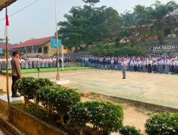 Kapolsek Beduai Jadi Pembina Upacara, Ajak Pelajar Jauhi Narkoba dan Perundungan