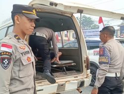 Gerak Cepat Bantu Korban Laka di Jalan Sudirman Sanggau, Polisi Utamakan Keselamatan Warga