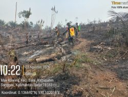 Koramil 1204-10/Balai Bersama Masyarakat Padamkan Karhutla Seluas 14,7 Hektare
