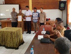 BBM Bersubsidi Langka di Entikong, Camat gelar rapat, Pihak SPBU dan Kios Hadir, rapat menghasilkan 7 kesepakatan.