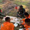 Koramil 1204-18/Nanga Mahap Bersama Yonif TP 538/Arya Tada Padamkan Karhutla di Desa Tembaga
