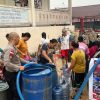 60 KK di Tanjung Kapuas Terima Bantuan Air Bersih dari Polres Sanggau