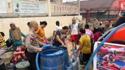 60 KK di Tanjung Kapuas Terima Bantuan Air Bersih dari Polres Sanggau