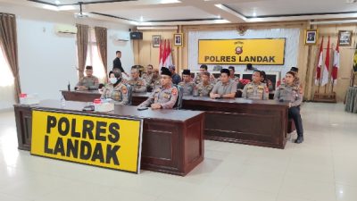 Polres Landak Ikuti Pembinaan Rohani Bersama Kapolri dan Gus Baha Secara Daring