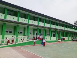 Pembangunan Gedung MIS Istiqomah Entikong sudah selesai, allhamdulilah sudah di gunakan untuk belajar.