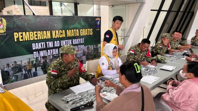 Kodam XII/Tpr Bagikan 1.000 Kacamata Gratis untuk Warga Perbatasan di Entikong