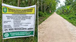 RABAT BETON JALAN PERTANIAN SINTANG MULAI MENGELUPAS, KETUA DPD ASWIN KALBAR MINTA GUBERNUR EVALUASI KINERJA KADIS PERKIM