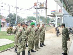 Cegah Karhutla, Anggota Koramil 1208-08/Paloh Laksanakan Patroli